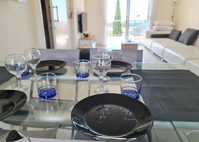 Stunning Views' With Pool Lägenhet Paphos