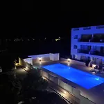 Stunning Views' With Pool Apartman *
